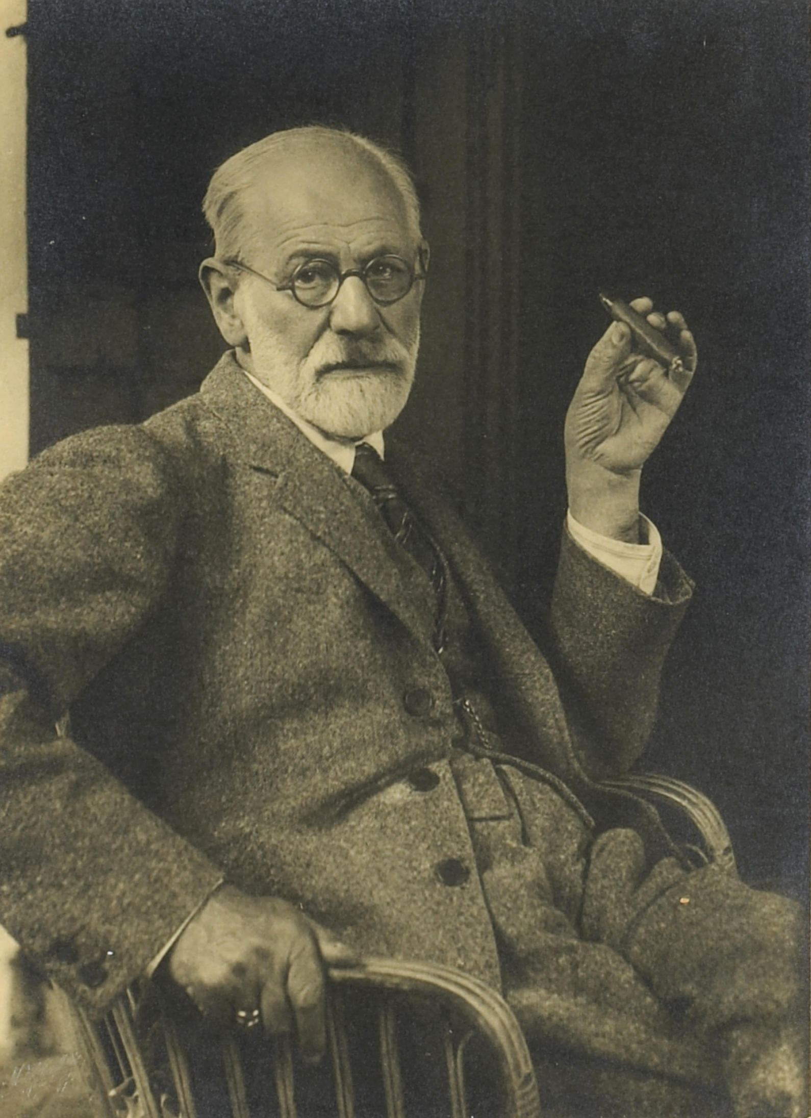 Sigmund Freud fotografado por Max Halberstadt por volta de 1921